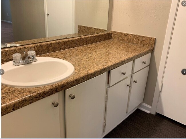 Building Photo - 2200 Cypress Landing Rd