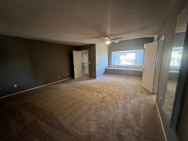 Building Photo - Stunning 4 Bedroom, 3 Bath Tierrasanta Hom...
