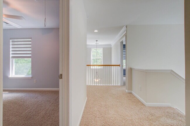 Building Photo - 2217 Daniel Island Dr