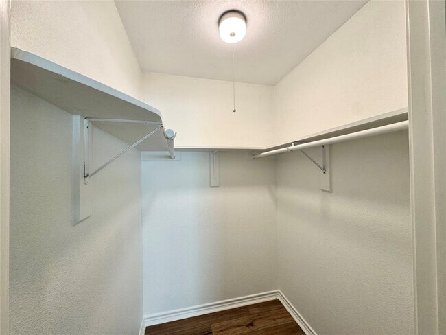 Building Photo - 6700 Cooper Ln