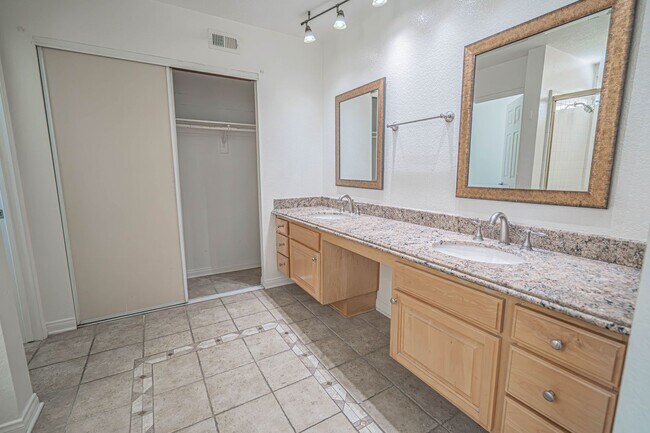 Building Photo - 27727 Spandau Dr