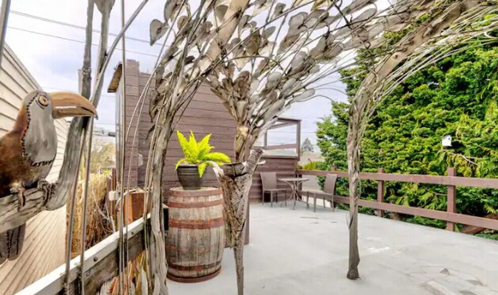 Building Photo - 3109 6th Ave