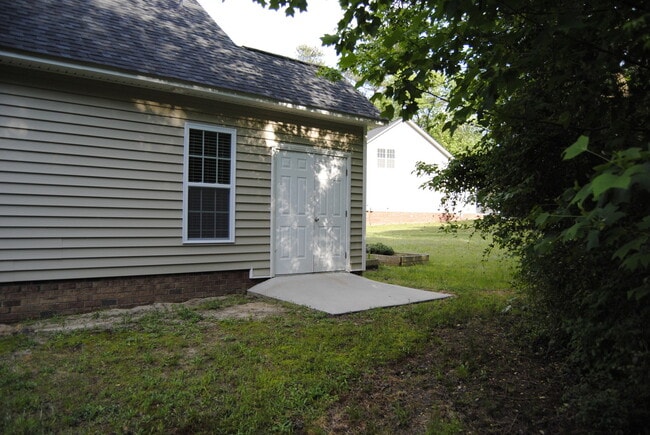 Building Photo - 105 Tillage Pl
