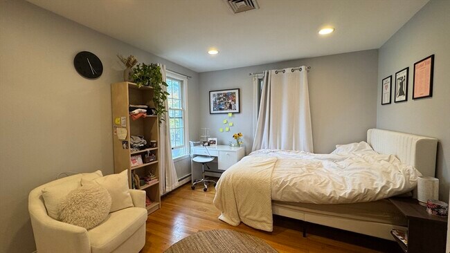 Building Photo - 154 Wiswall Rd