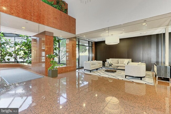 Building Photo - 1530 Key Blvd