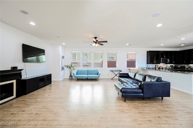 Building Photo - 5484 Sentinel Point Ct