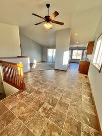 Building Photo - Spacious 4 Bed/3 Bath Twinhome in Brandon!