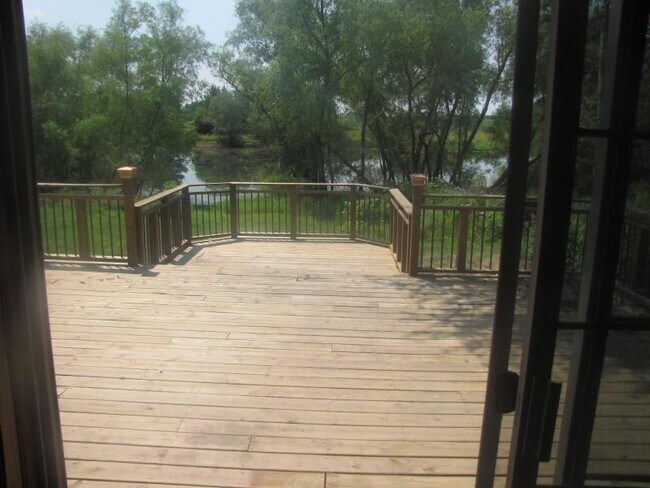 deck/pond - 1525 T Ave