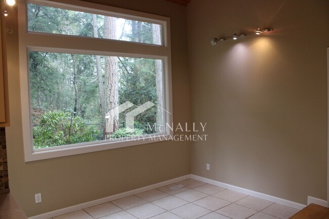 Building Photo - Beautiful 3BR Home in Cul-de-Sac – Loft, Deck & 3-Car Garage