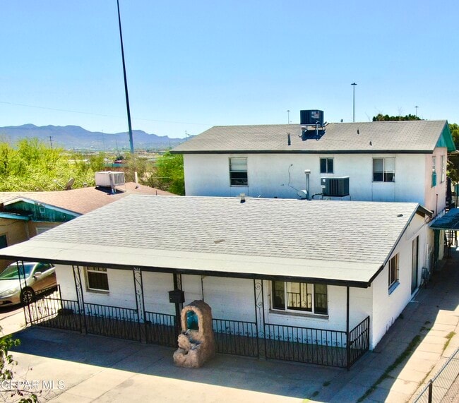 Primary Photo - 517 Bataan Cir