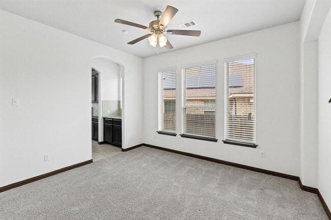 Building Photo - 221 Mandana St