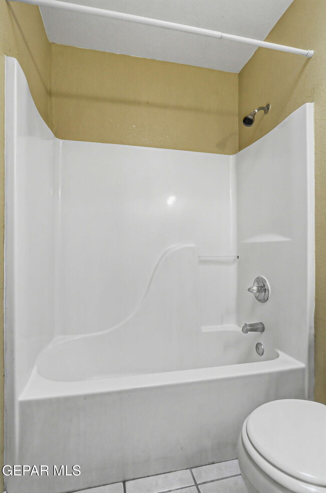 Building Photo - 12528 Martin Bauman Dr