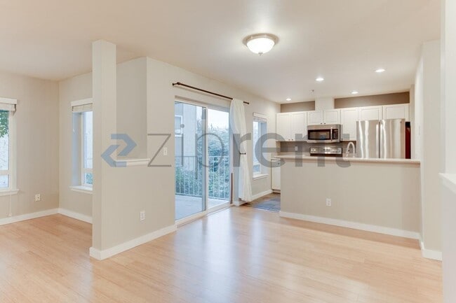 Building Photo - 2419 8th Ave N