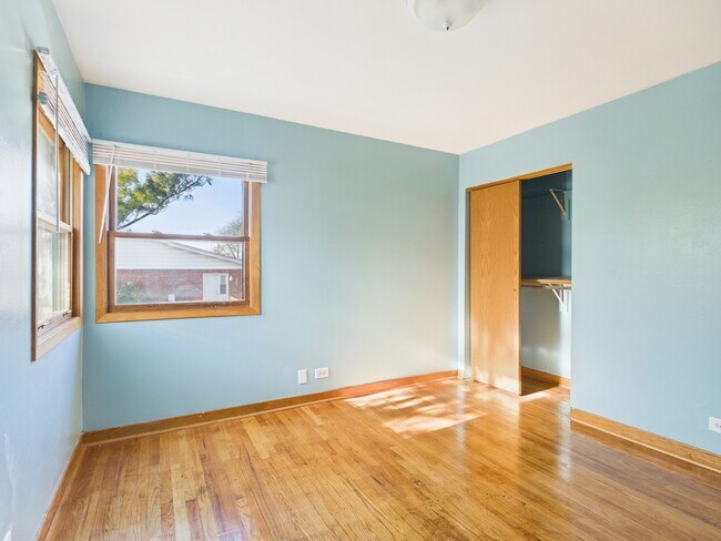 Building Photo - 755 Dulles Rd