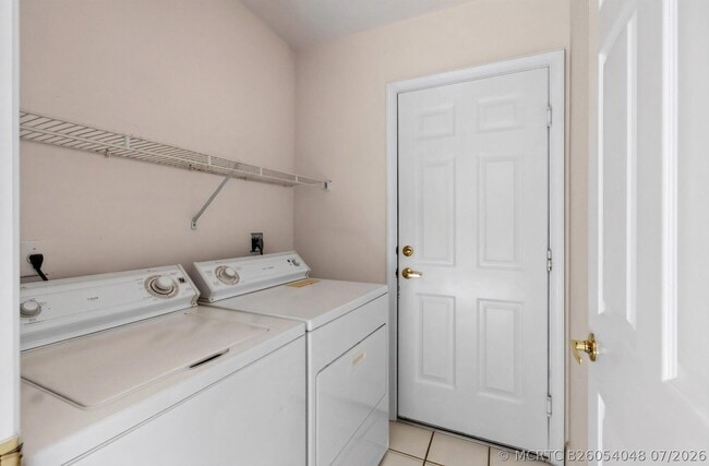 Building Photo - 5225 Brookview Dr