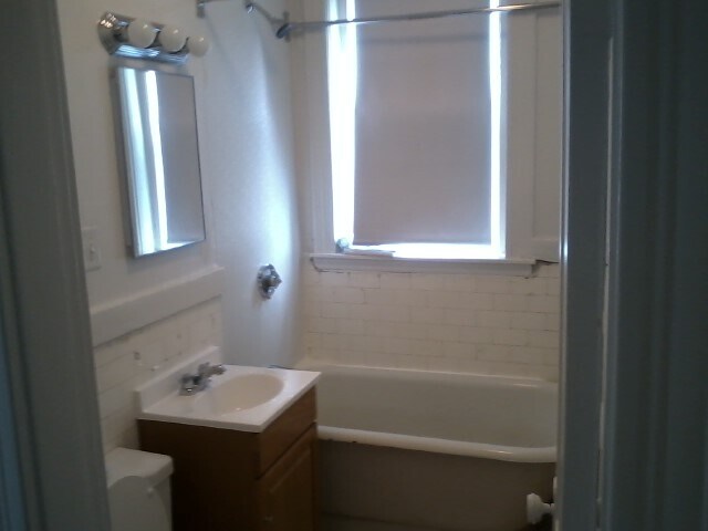 Building Photo - 23 Egremont Rd