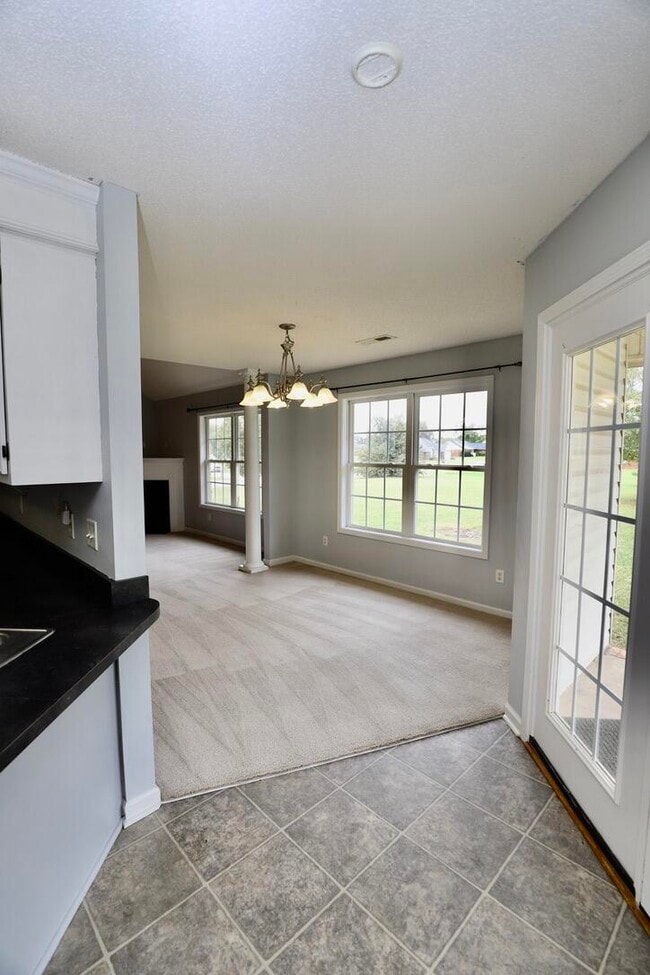 Building Photo - 60 Vinca Ct