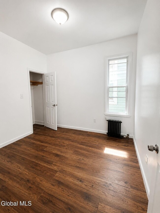 Building Photo - 407 Victory Ave