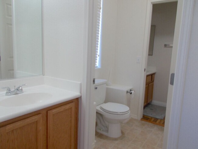 Building Photo - Beautiful 3-Bedroom Two-Story Home in Well...