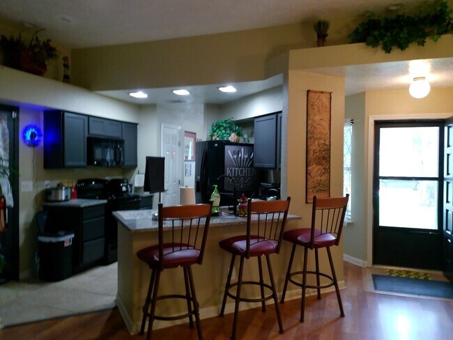 Building Photo - 335 Anchor Way