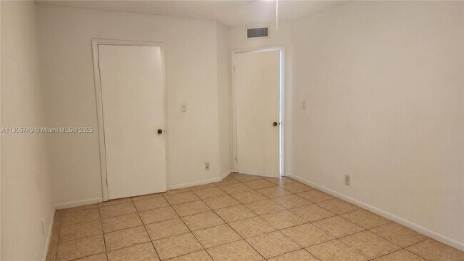 Building Photo - 8290 Lake Dr