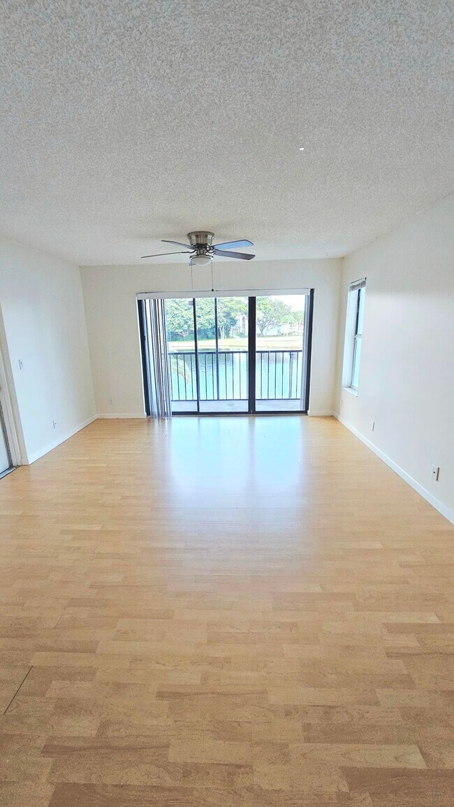 Building Photo - 1001 Green Pine Blvd