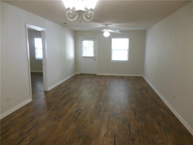 Building Photo - 141 Winter Chase Ln
