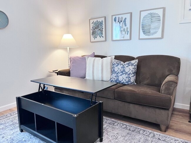 Building Photo - Rocky Court