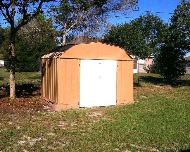 Building Photo - 2588 Academy Ave