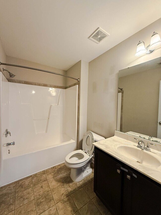 Building Photo - 164 Ladden Ln