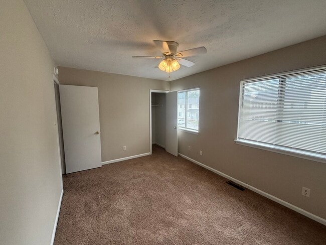 Building Photo - 138 Montview Forest Dr