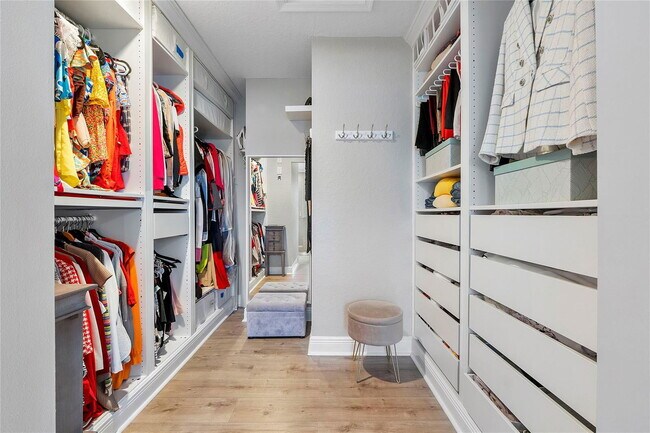 Building Photo - 604 Stanton Dr