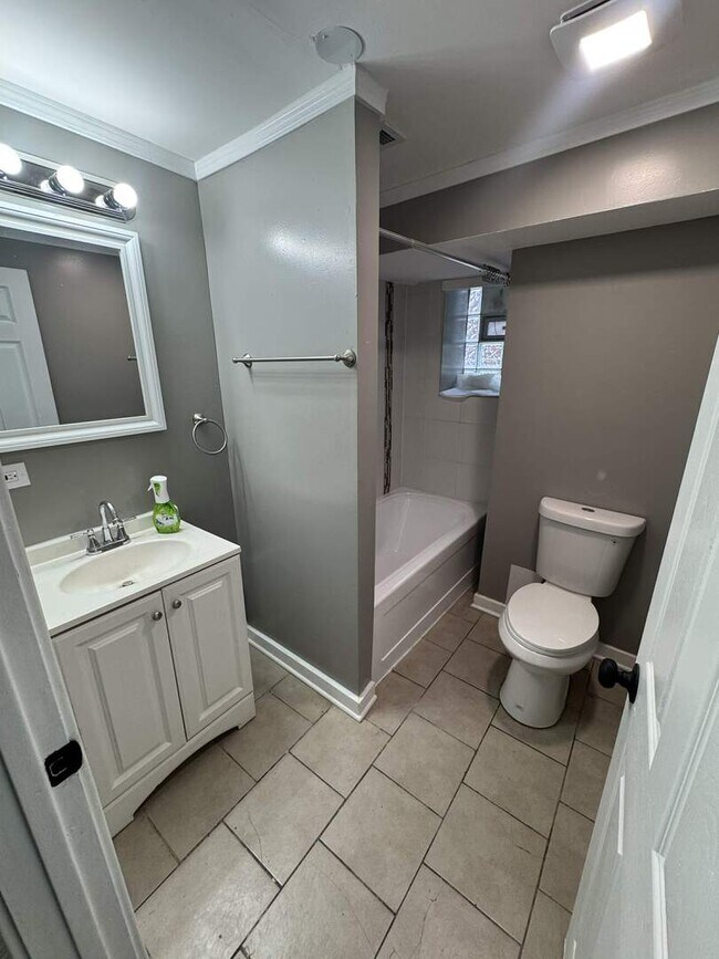 Building Photo - 6601 S Langley Ave