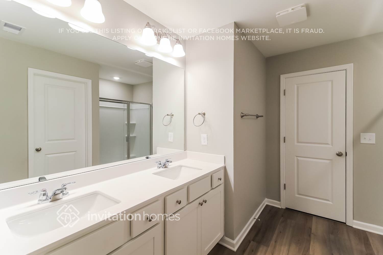 Building Photo - 2084 Boxwood Cir