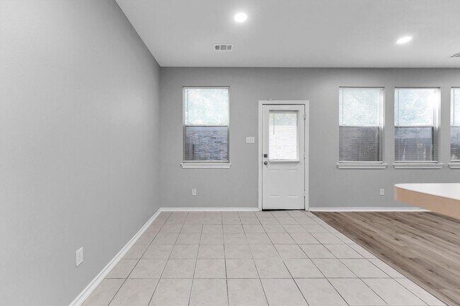 Building Photo - 16007 Sandy Path Ln