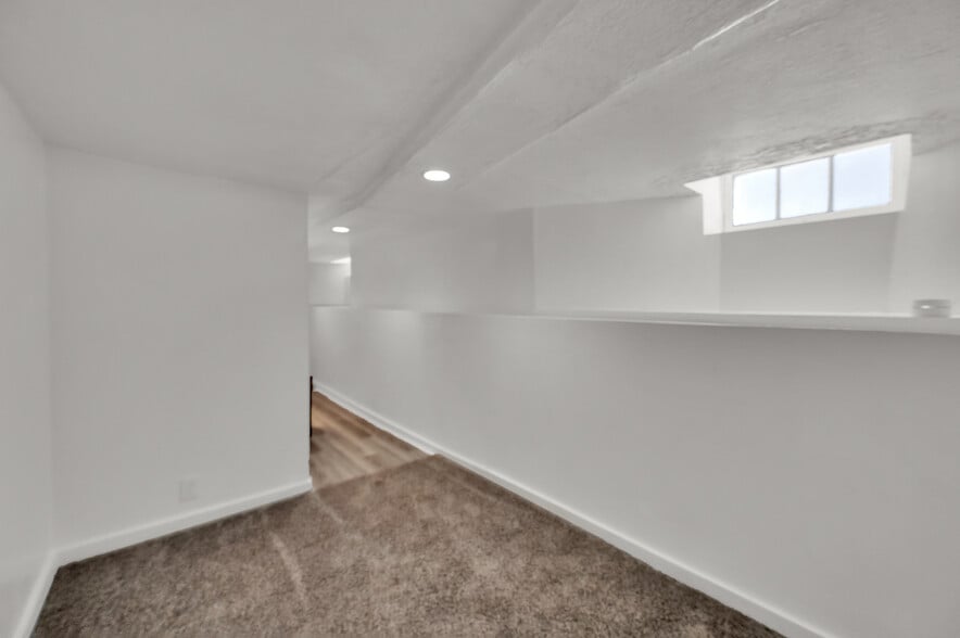 Building Photo - 369 N 300 W