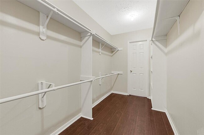 Building Photo - 7914 Rothesay Chase Rd