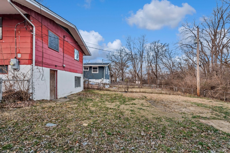 Building Photo - 10508 Lilac Ave