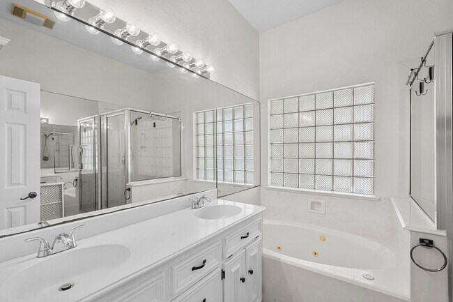 Building Photo - 616 Westwood Cir