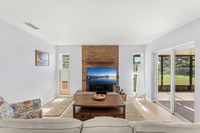 Building Photo - 1848 Edith St NE