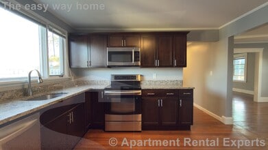 Building Photo - 62-64 Billings Ave Unit #2