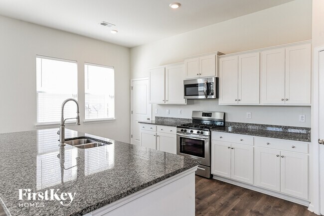 Building Photo - 405 Ribiero Dr