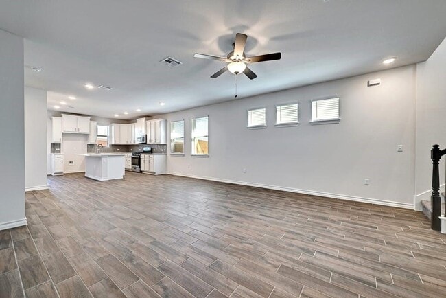 Building Photo - 3000 Sudha Dr