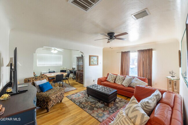 Building Photo - 4505 Pershing Dr