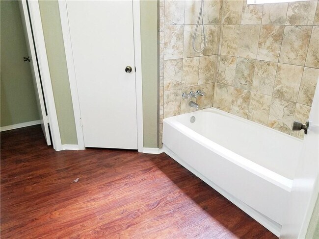 Building Photo - 11912 Stout Oak Trail