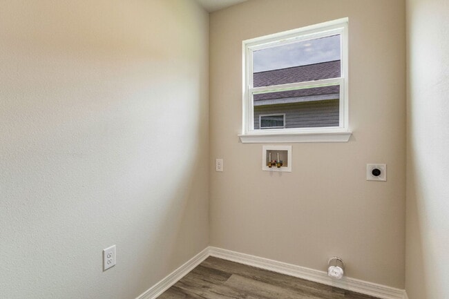 Building Photo - Contemporary Living in Milton!