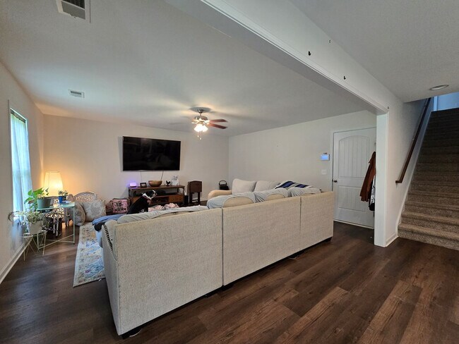 Building Photo - 165 Whitetail Cir