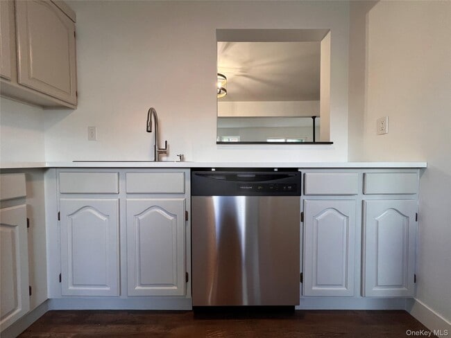 Building Photo - 524 Saracino Dr