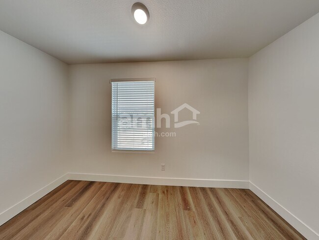 Building Photo - 11111 Magallanes St