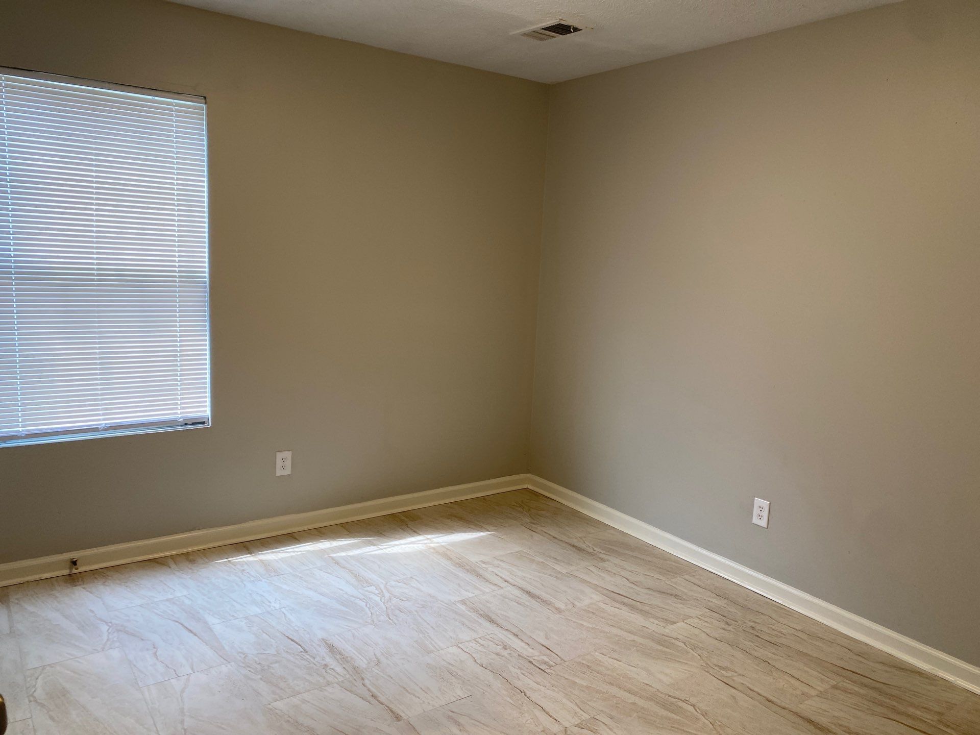 Building Photo - 35 Countryside Dr